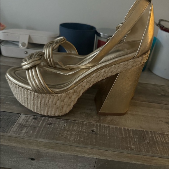 Gorgeous Gold Alexandre Birman chunky block heel shoes - Picture 5 of 9